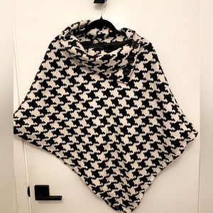 Houndstooth Capelet Poncho